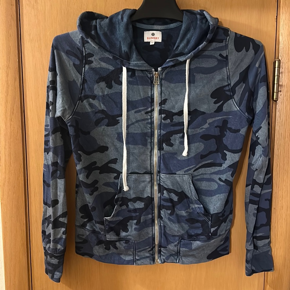 Sundry Women’s Camo Full Zip Hoodie Hooded Sweatshirt Blue Size Small (1)